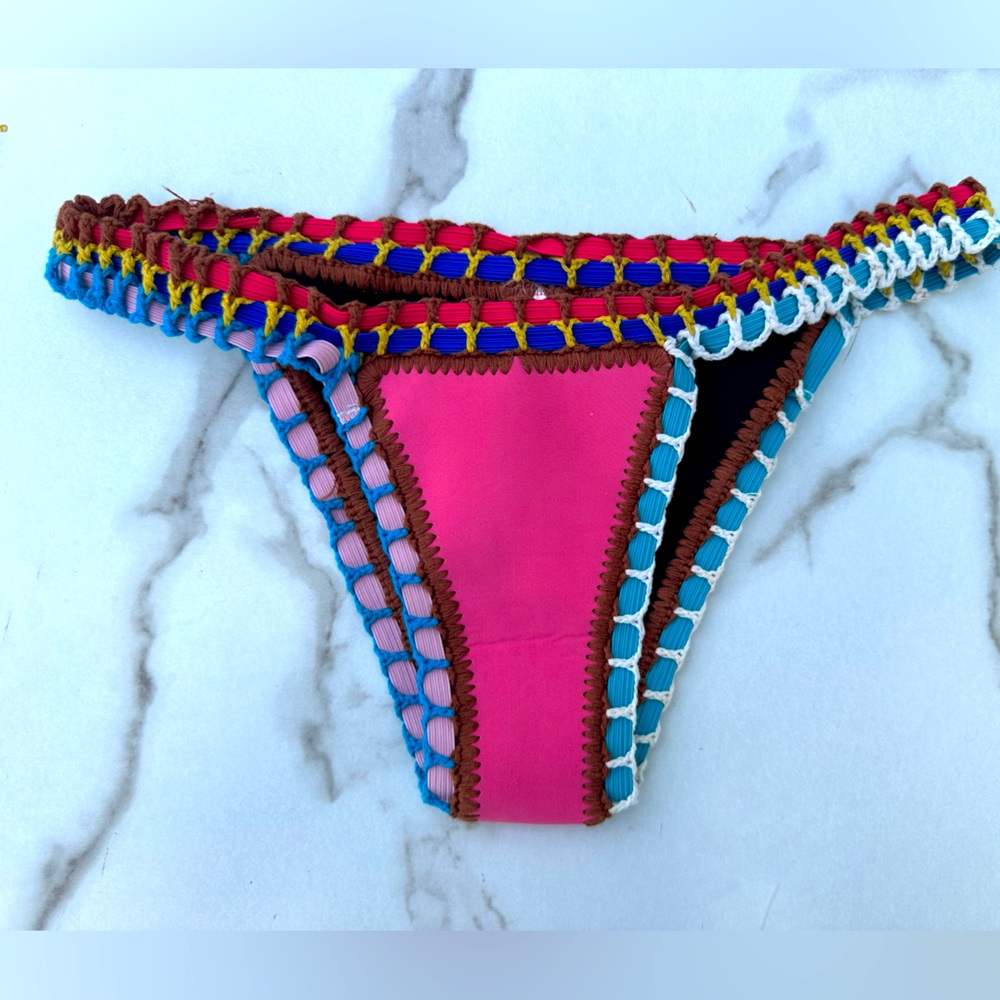 Adorable crochet Bikini Bottom! Size Small